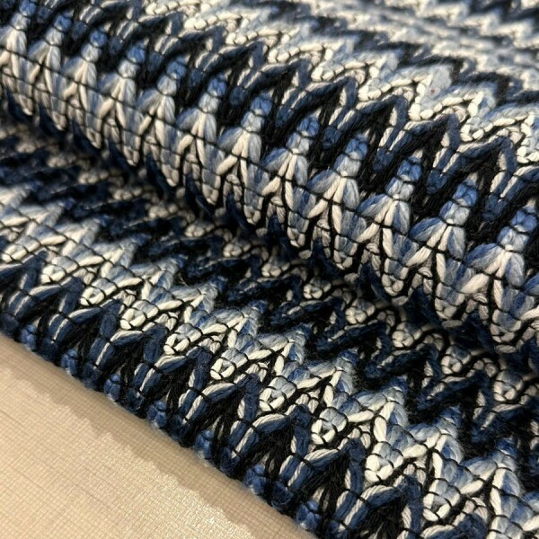 Linho Doha Bordado Azul  e Off White
